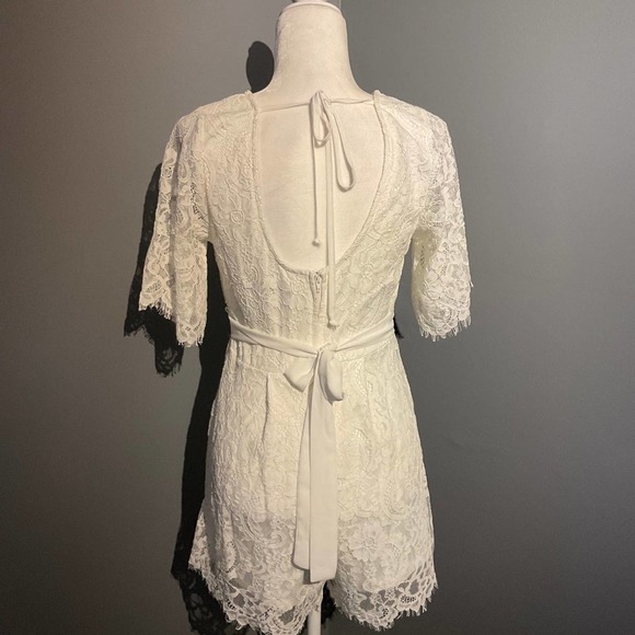 Ash & violet lace romper size large - Picture 2 of 6